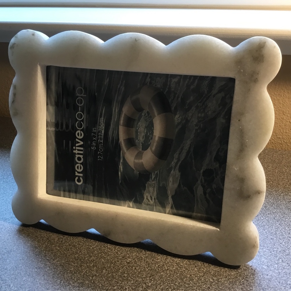 Scalloped Marble Frame NEW